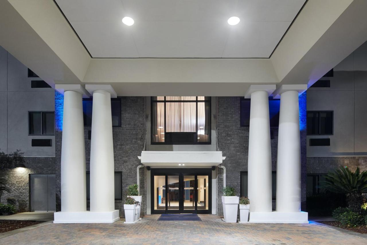 Holiday Inn Express Hotel & Suites Pensacola-West Navy Base By Ihg Beach Haven Exterior photo
